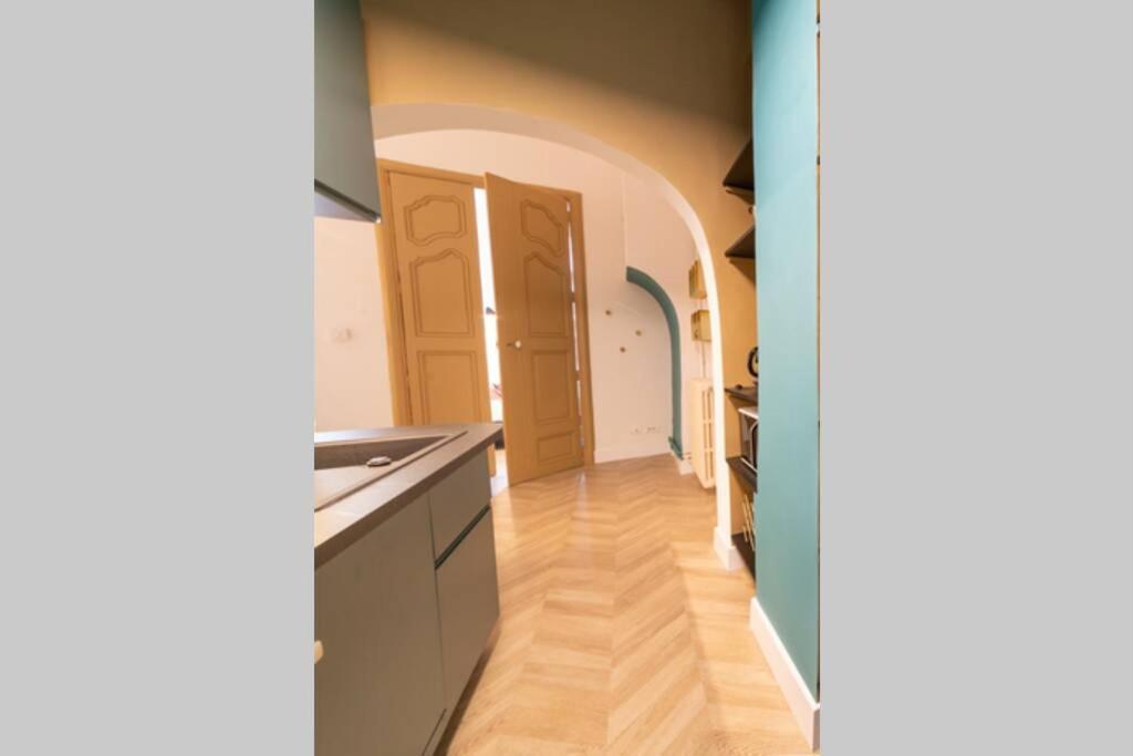 Romantic Flat In The Heart Of The City Awinion Zewnętrze zdjęcie