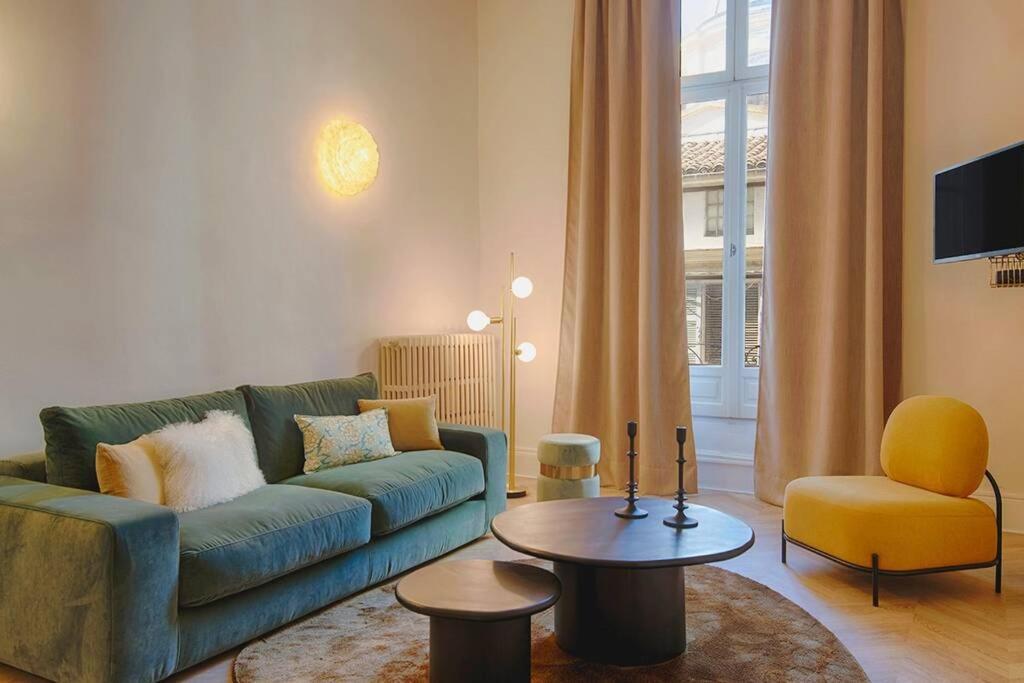 Romantic Flat In The Heart Of The City Awinion Zewnętrze zdjęcie